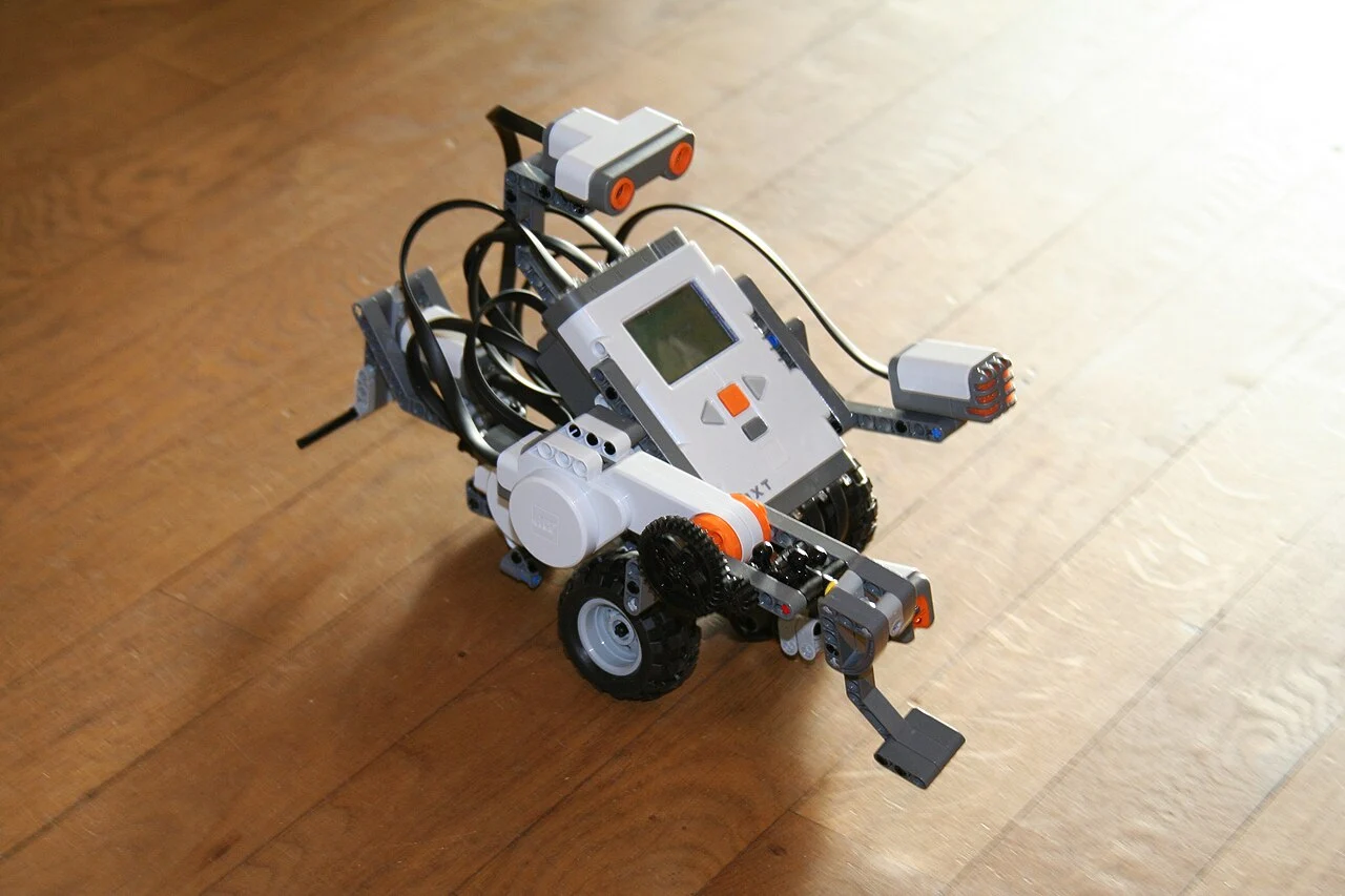 A LEGO Mindstorms NXT educational robot